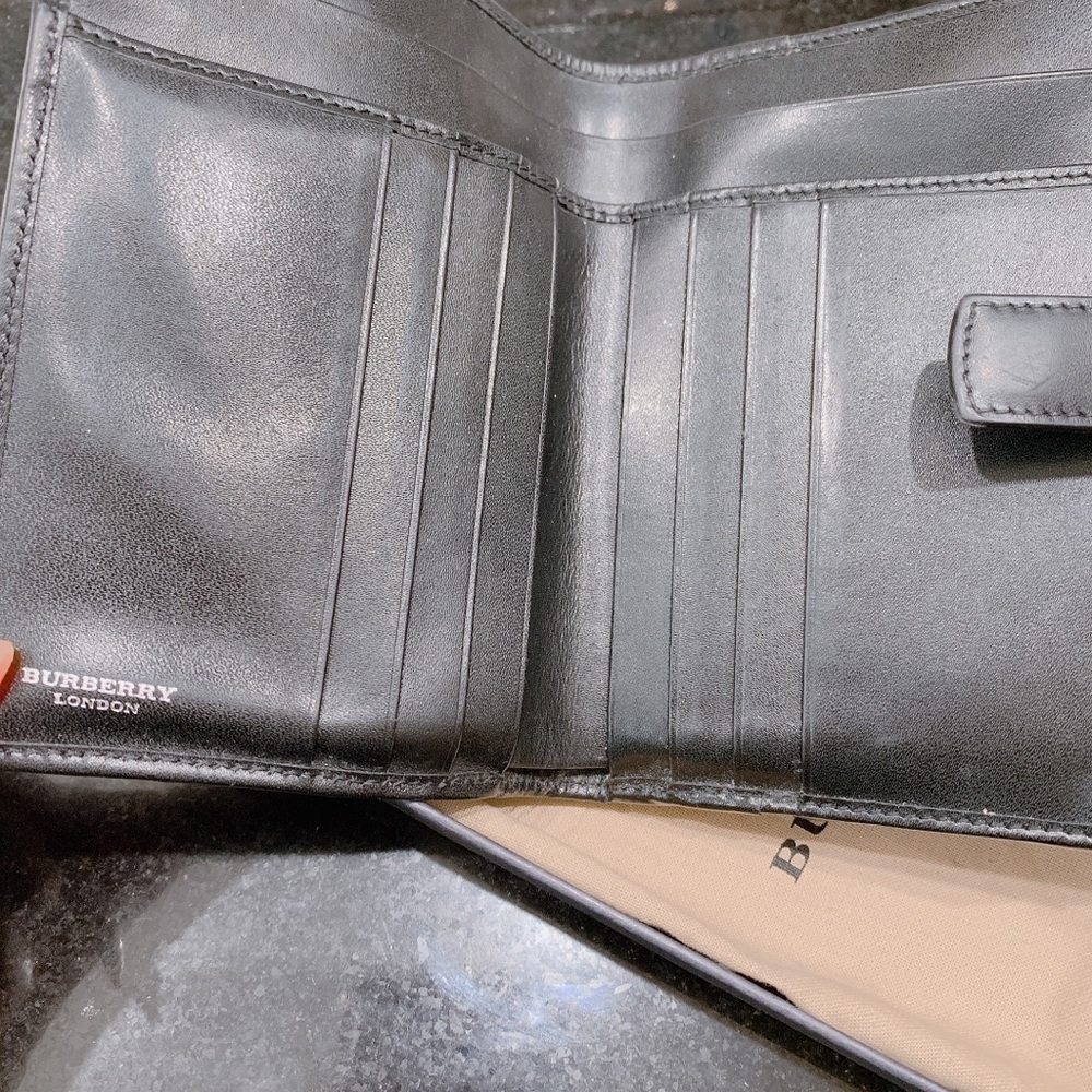 Burberry Set. Purse and matching wallet - Picture 5 of 8